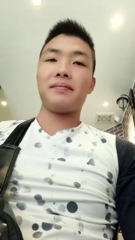 吃生蚝的小乖乖的第一张照片--鞍山相亲服务中心