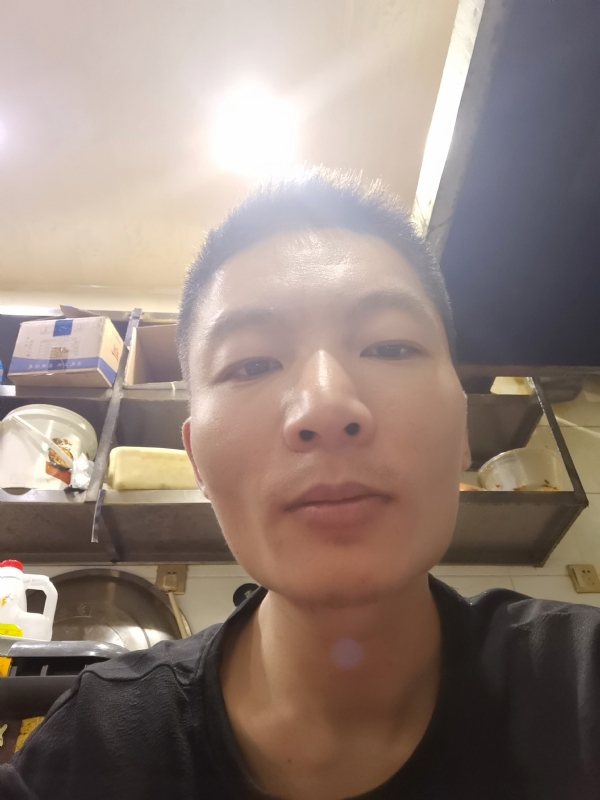 邹先生的第一张照片--鞍山相亲服务中心